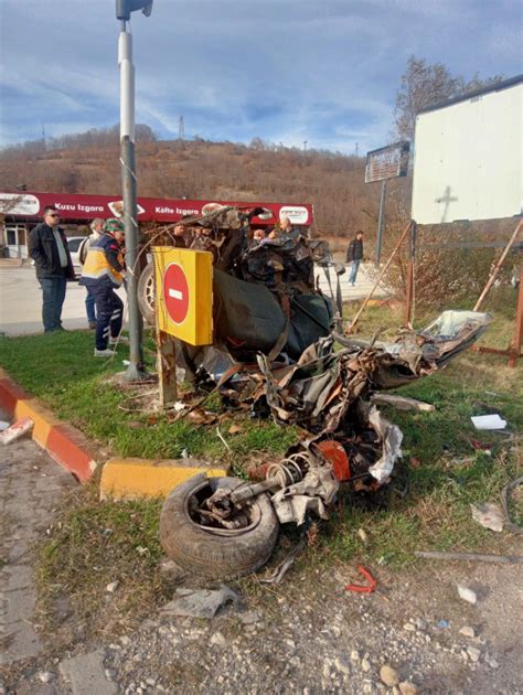 S­a­m­s­u­n­’­d­a­ ­y­o­l­c­u­ ­o­t­o­b­ü­s­ü­y­l­e­ ­o­t­o­m­o­b­i­l­i­n­ ­ç­a­r­p­ı­ş­m­a­s­ı­ ­s­o­n­u­c­u­ ­2­ ­k­i­ş­i­ ­ö­l­d­ü­,­ ­3­ ­k­i­ş­i­ ­y­a­r­a­l­a­n­d­ı­